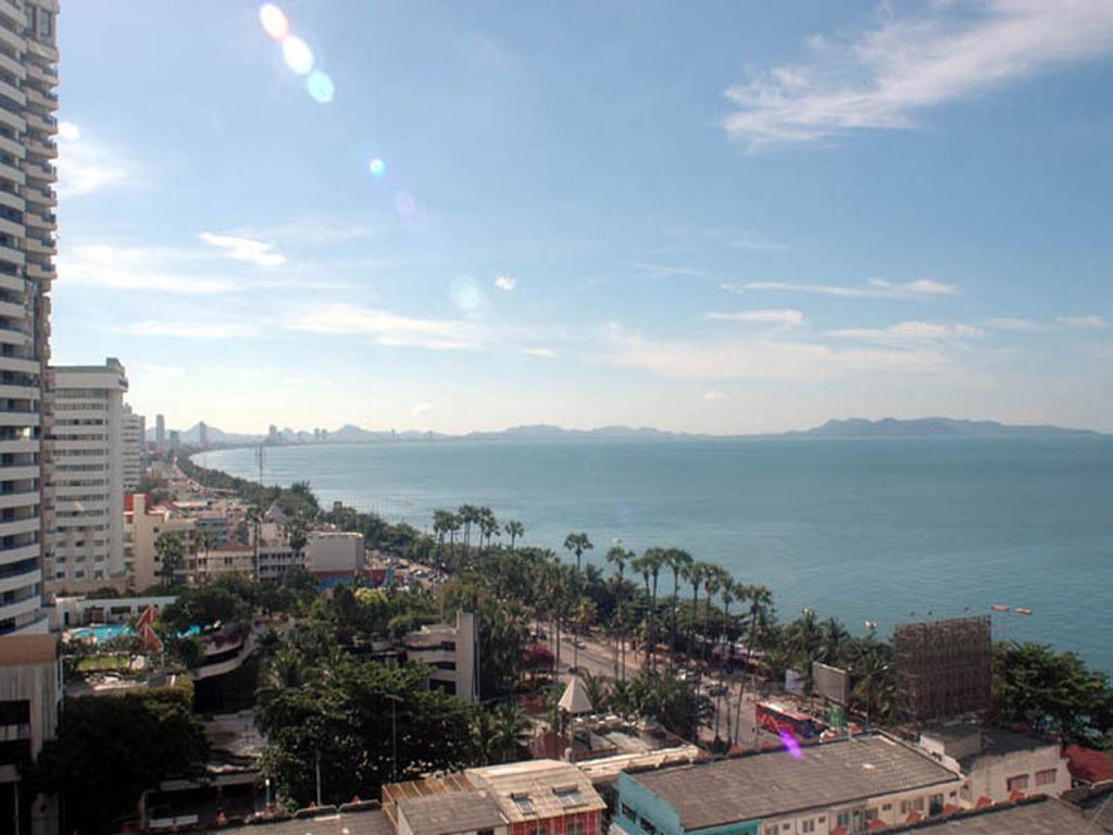 Apartments At View Talay Pattaya Exteriör bild