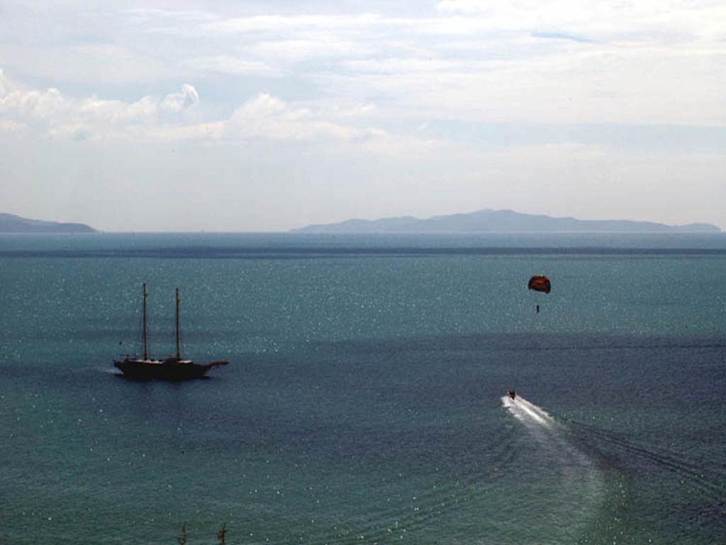 Apartments At View Talay Pattaya Exteriör bild